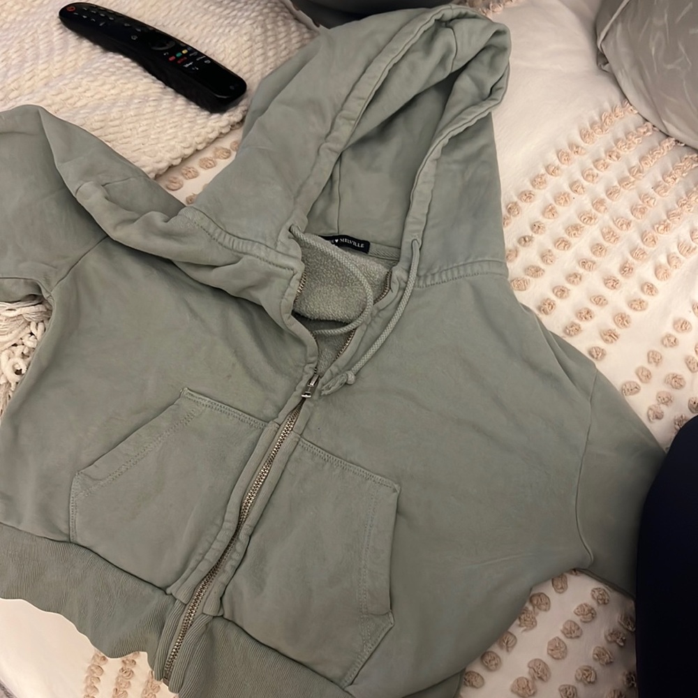 Brandy Melville cropped sweater